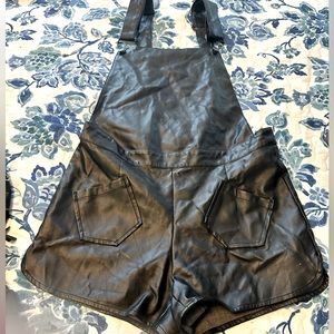 Size S, Nameless brand, faux black leather overall shorts